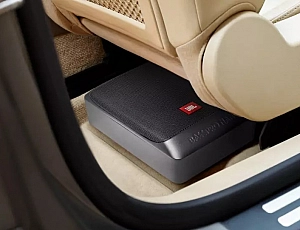 5 лучших сабвуферов JBL