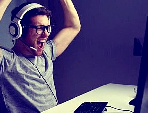 10 лучших бюджетных игровых наушников до 2000 рублей