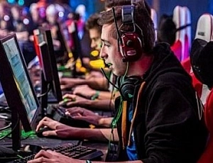 10 лучших игровых мышей для шутеров