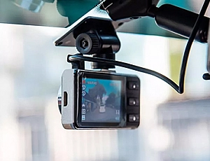 10 лучших умных видеорегистраторов с GPS-информатором